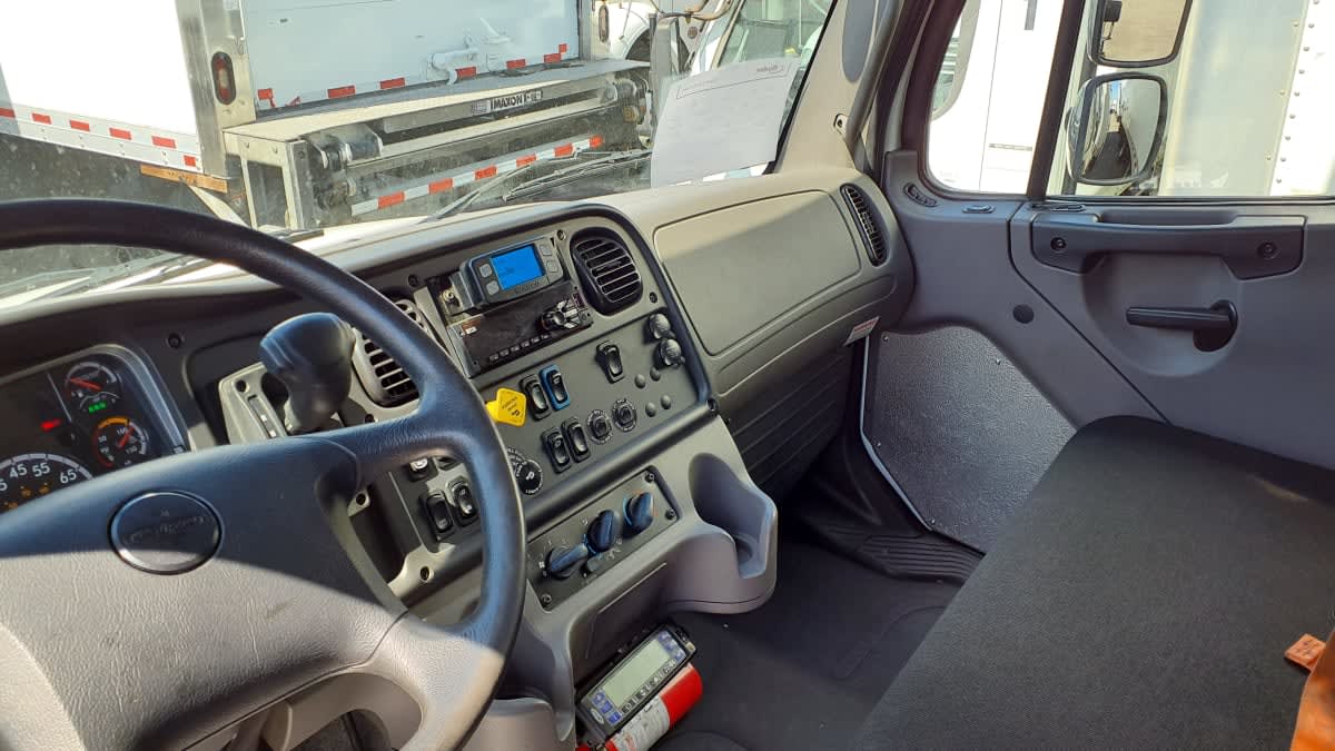 2019 Freightliner M2 106 in Bolingbrook, IL — photo 8