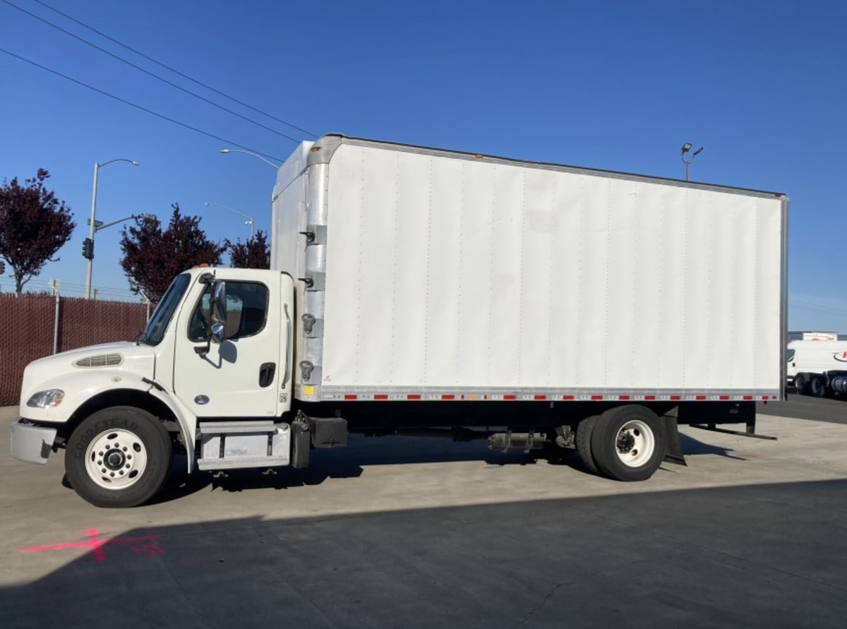 2019 Freightliner M2 106 in Stockton, CA — photo 14