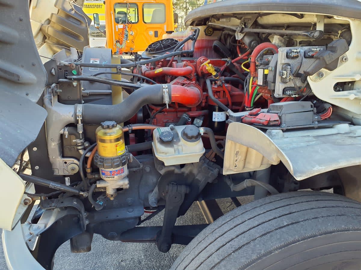 2019 Freightliner M2 106 in Miami, FL — photo 10