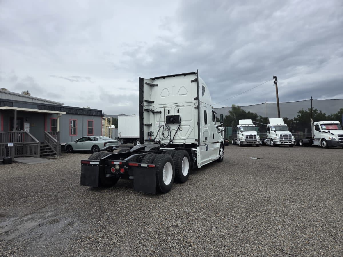 2019 Freightliner Cascadia in St. Rose, LA — photo 4