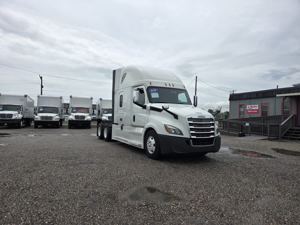 2019 Freightliner Cascadia in St. Rose, LA — photo 3