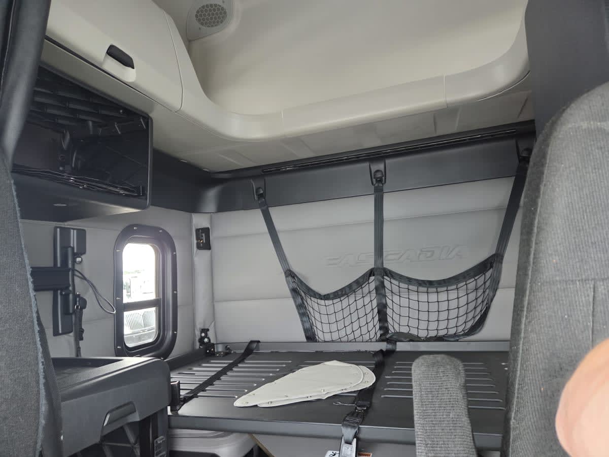 2019 Freightliner Cascadia in St. Rose, LA — photo 8