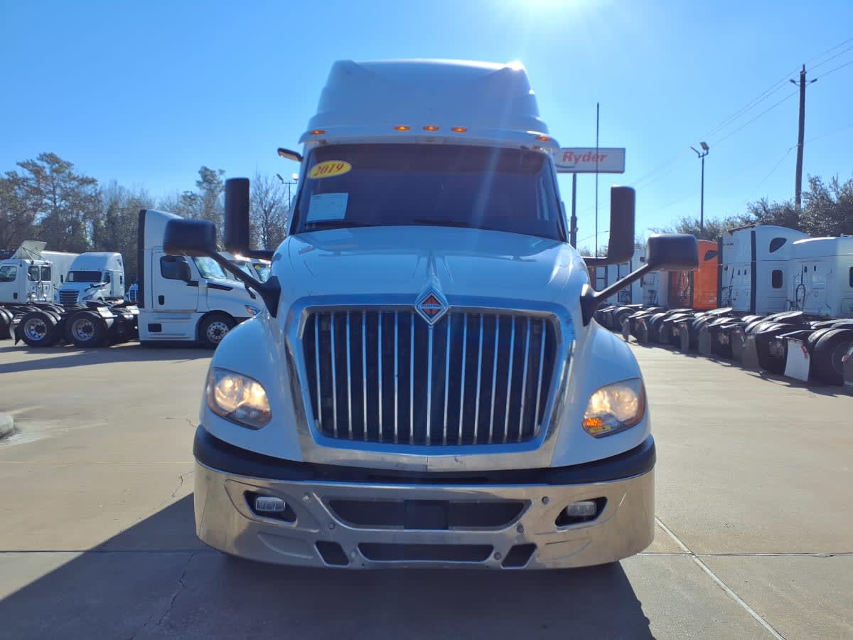2019 International LT in Houston, TX — photo 2