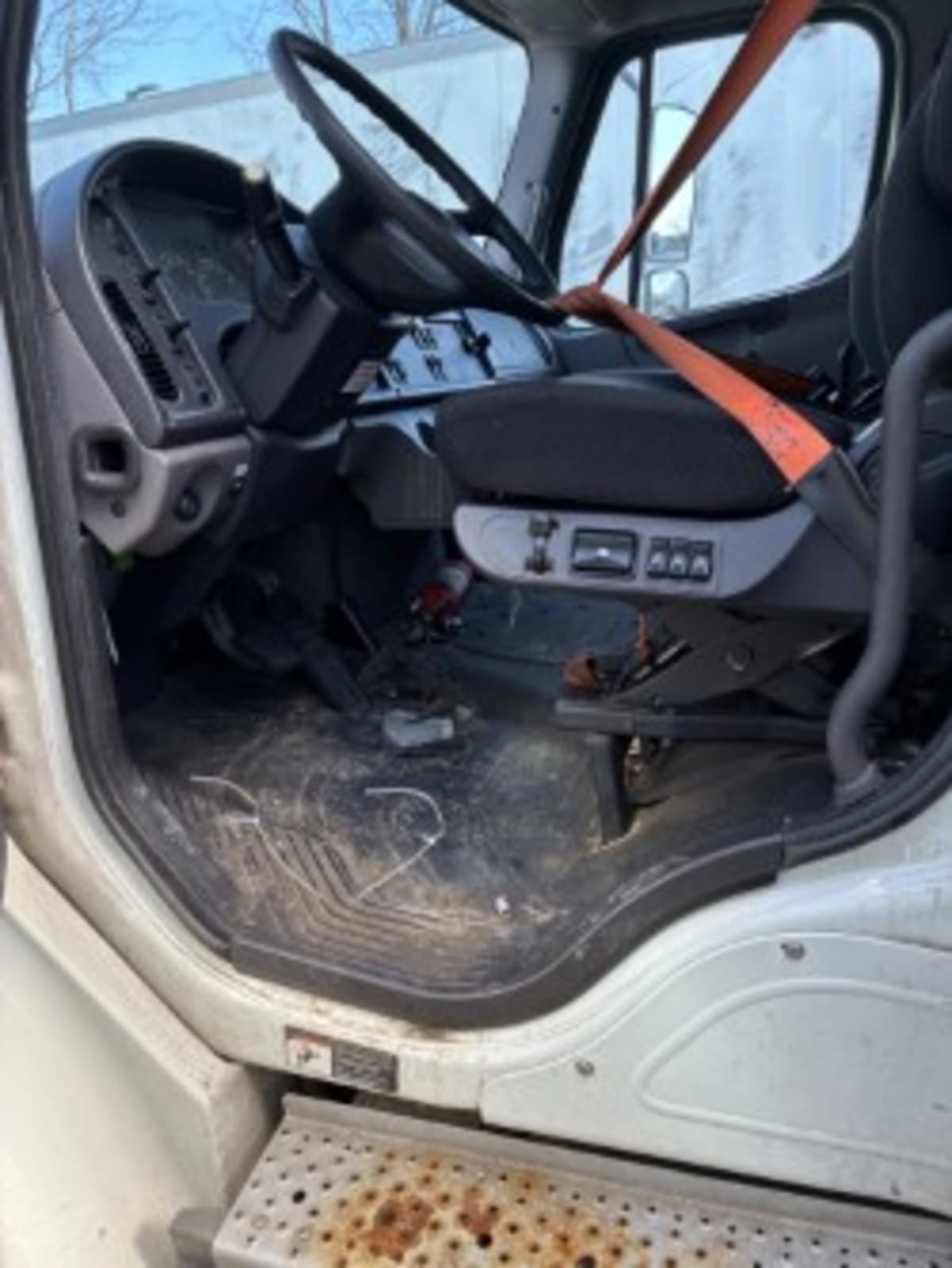 2019 Freightliner M2 106 in Kearny, NJ — photo 11
