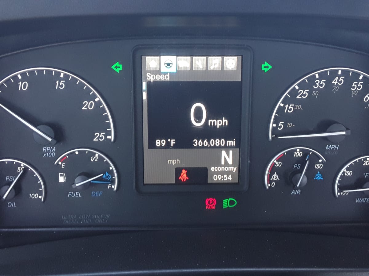 2019 Freightliner Cascadia in Montebello, CA — photo 9