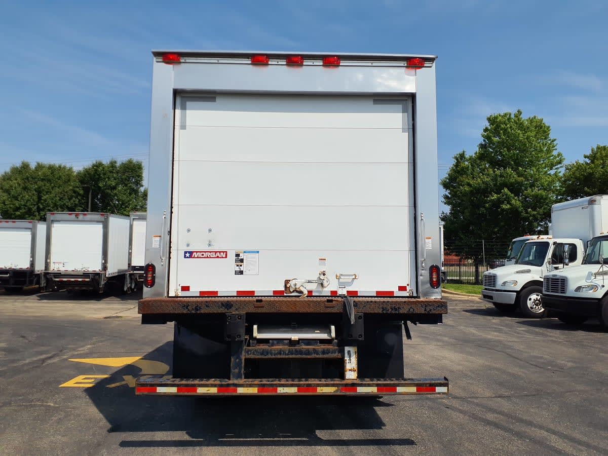 2019 Isuzu NRR in Bolingbrook, IL — photo 5