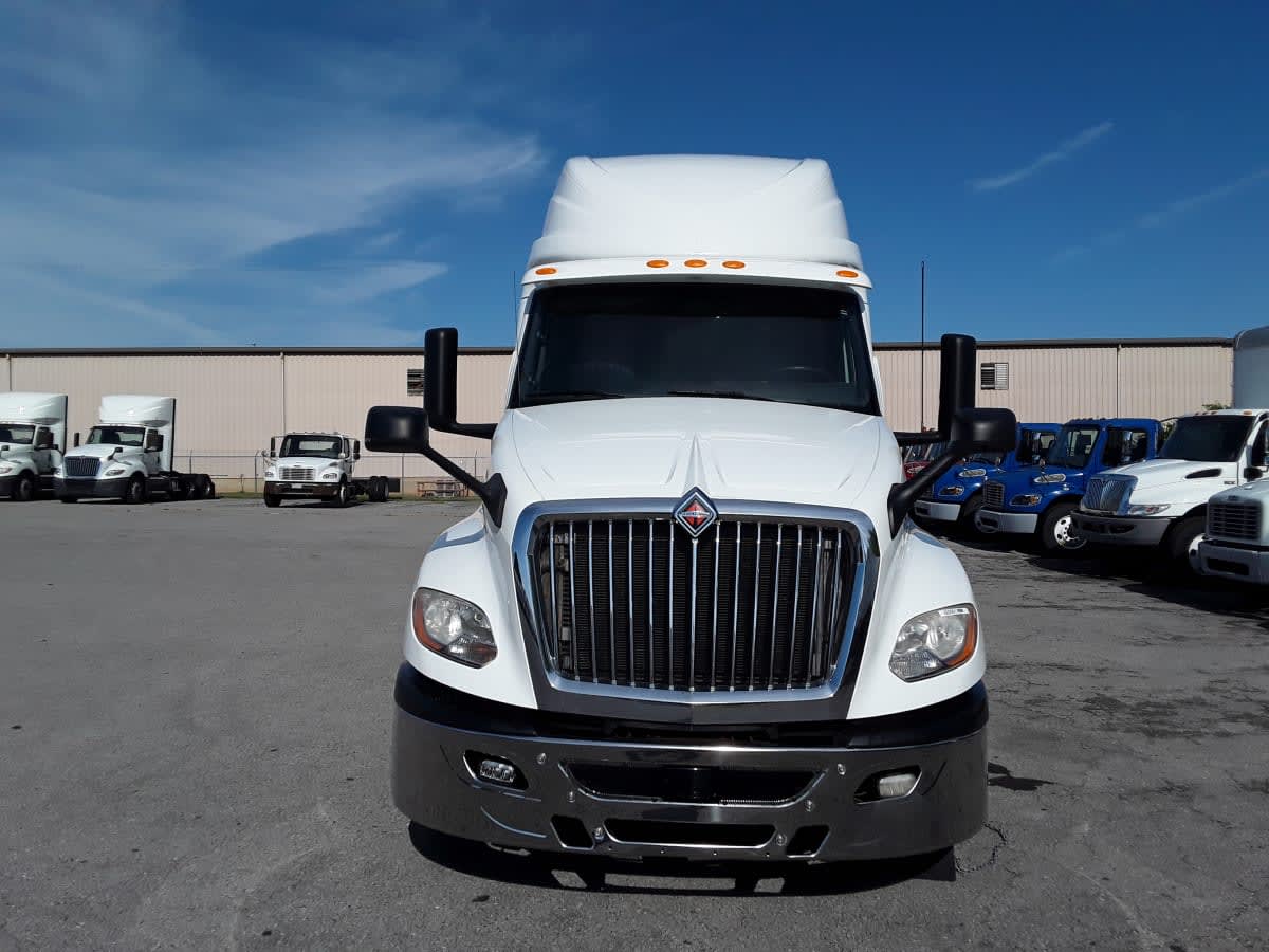 2019 International LT in La Vergne, TN — photo 2