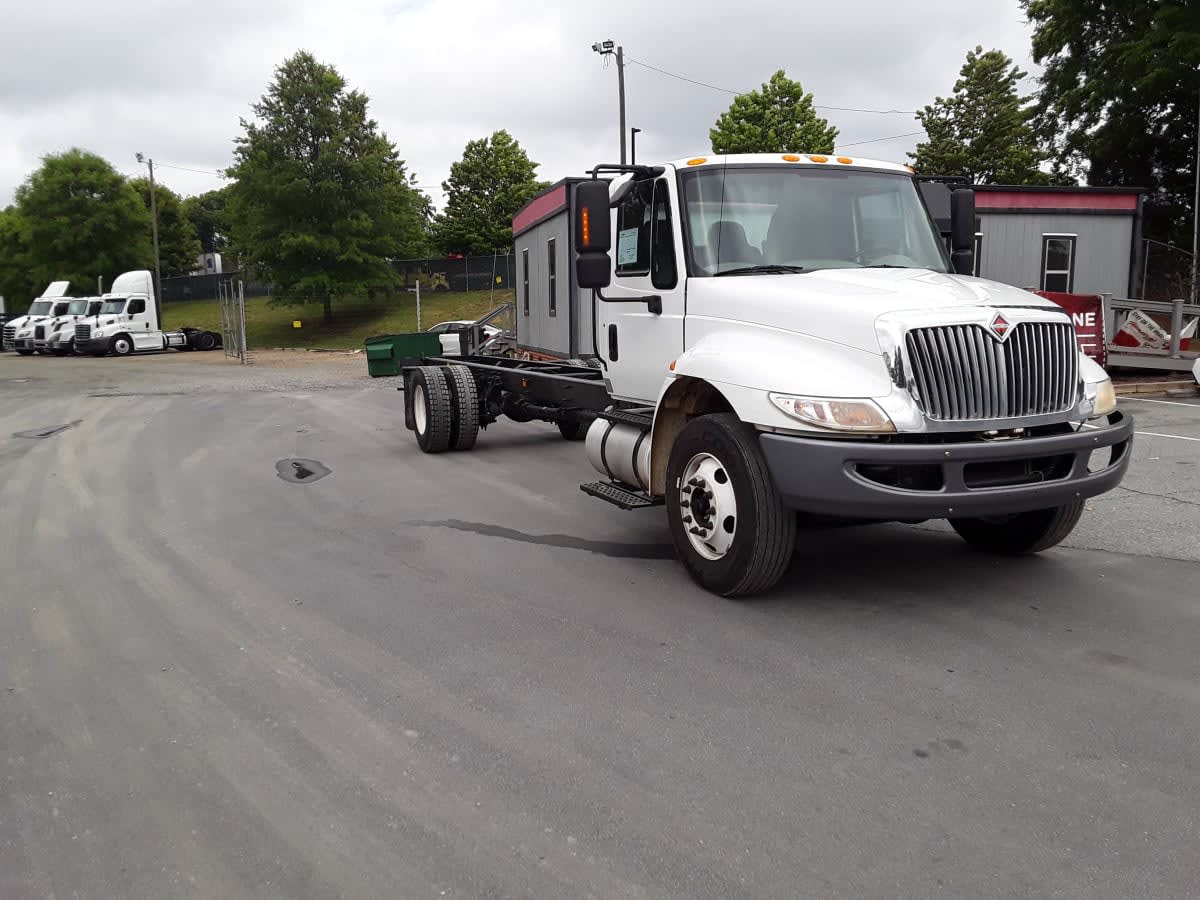 2019 International 4300 in Charlotte, NC — photo 3
