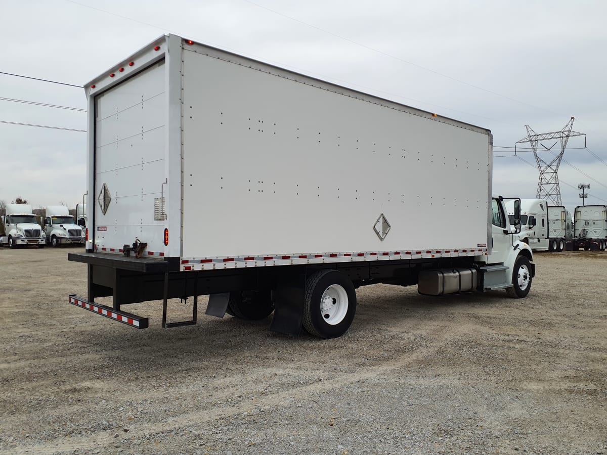 2019 Freightliner M2 106 in Indianapolis, IN — photo 4