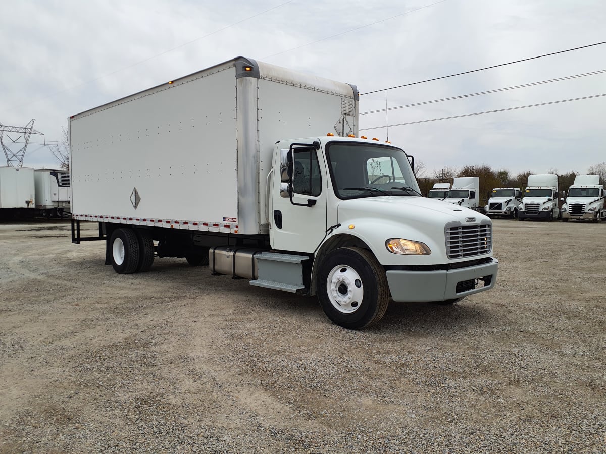 2019 Freightliner M2 106 in Indianapolis, IN — photo 3