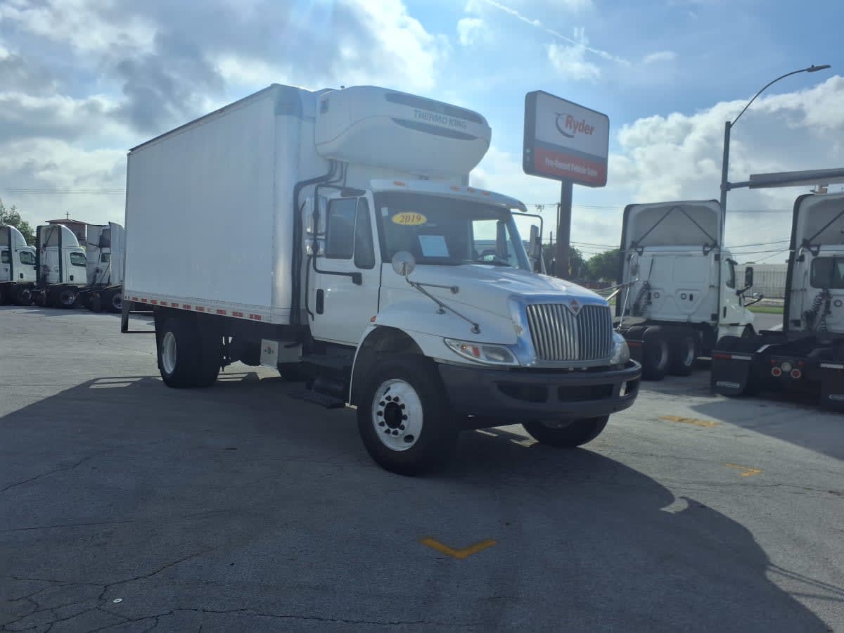 2019 International 4300 in Fort Worth, TX — photo 3