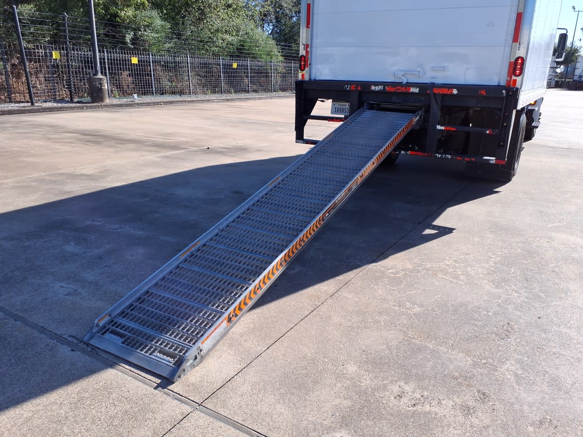 2019 International 4300 in Houston, TX — photo 12