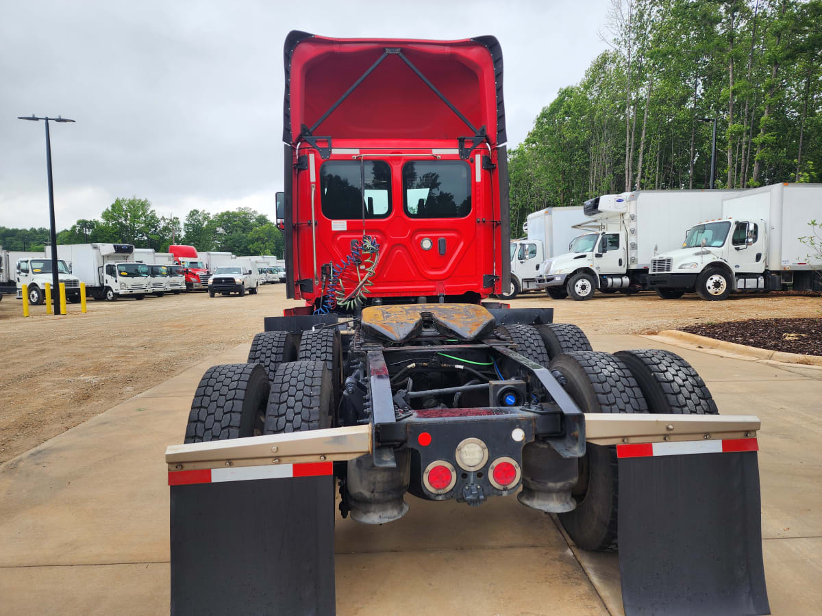 2019 Freightliner Cascadia in Greensboro, NC — photo 5