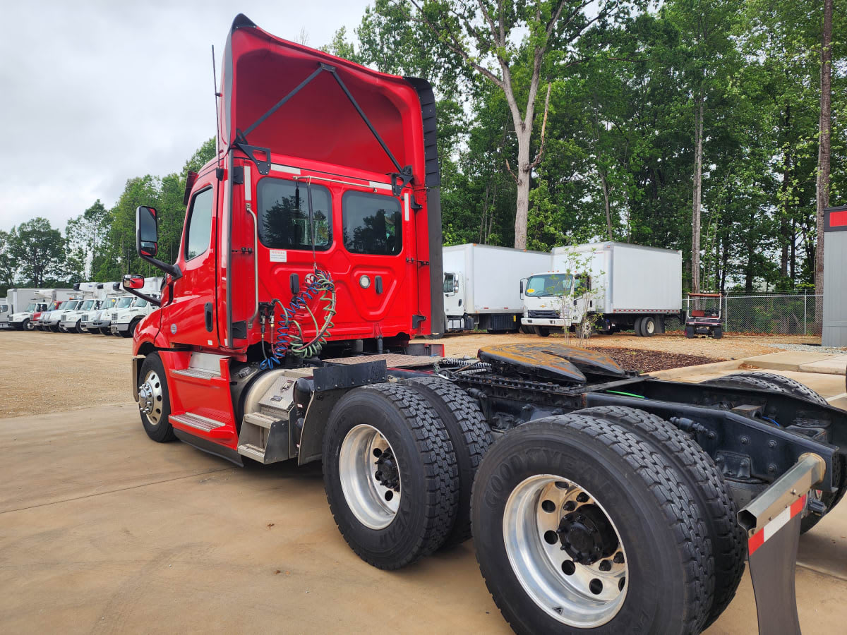 2019 Freightliner Cascadia in Greensboro, NC — photo 6