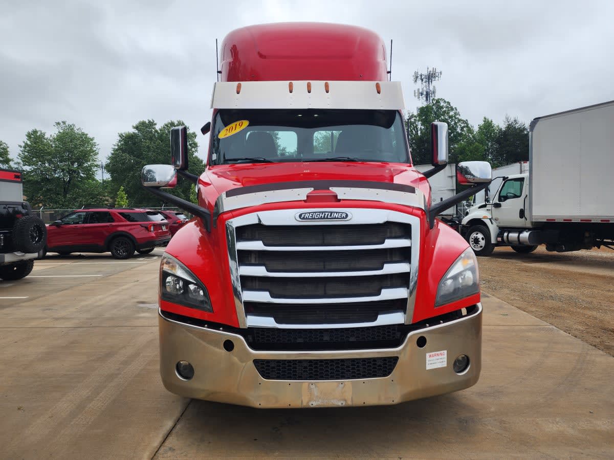 2019 Freightliner Cascadia in Greensboro, NC — photo 2