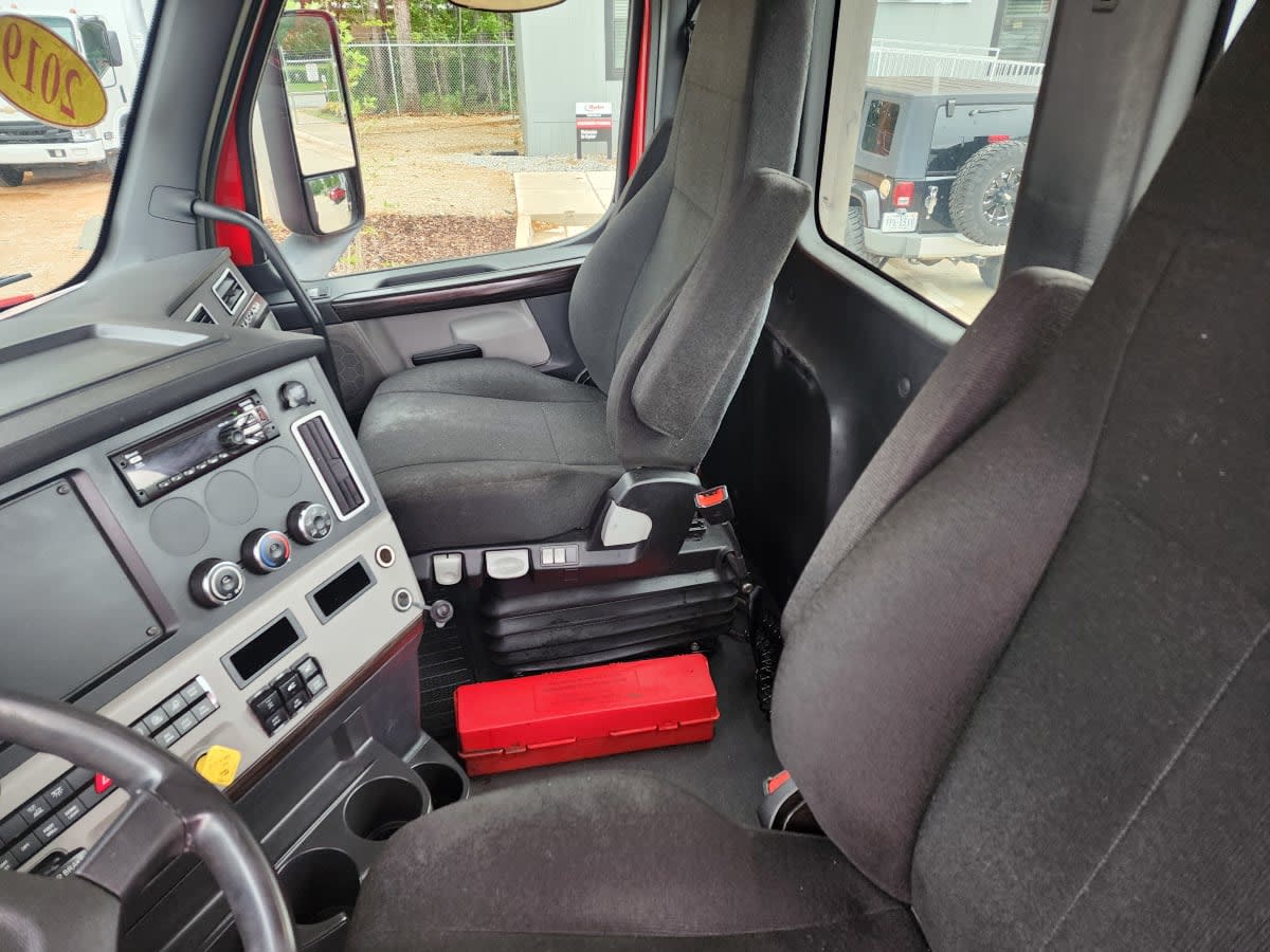2019 Freightliner Cascadia in Greensboro, NC — photo 7