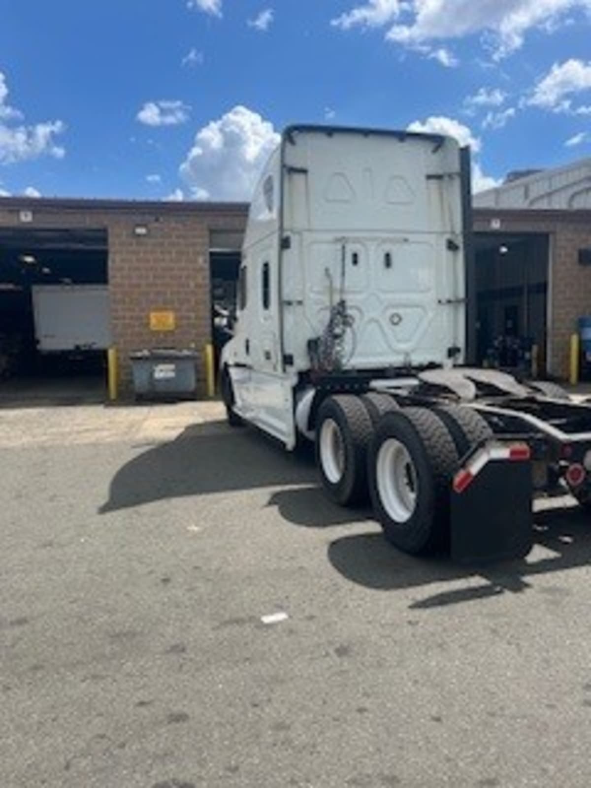 2019 Freightliner Cascadia in Kearny, NJ — photo 4