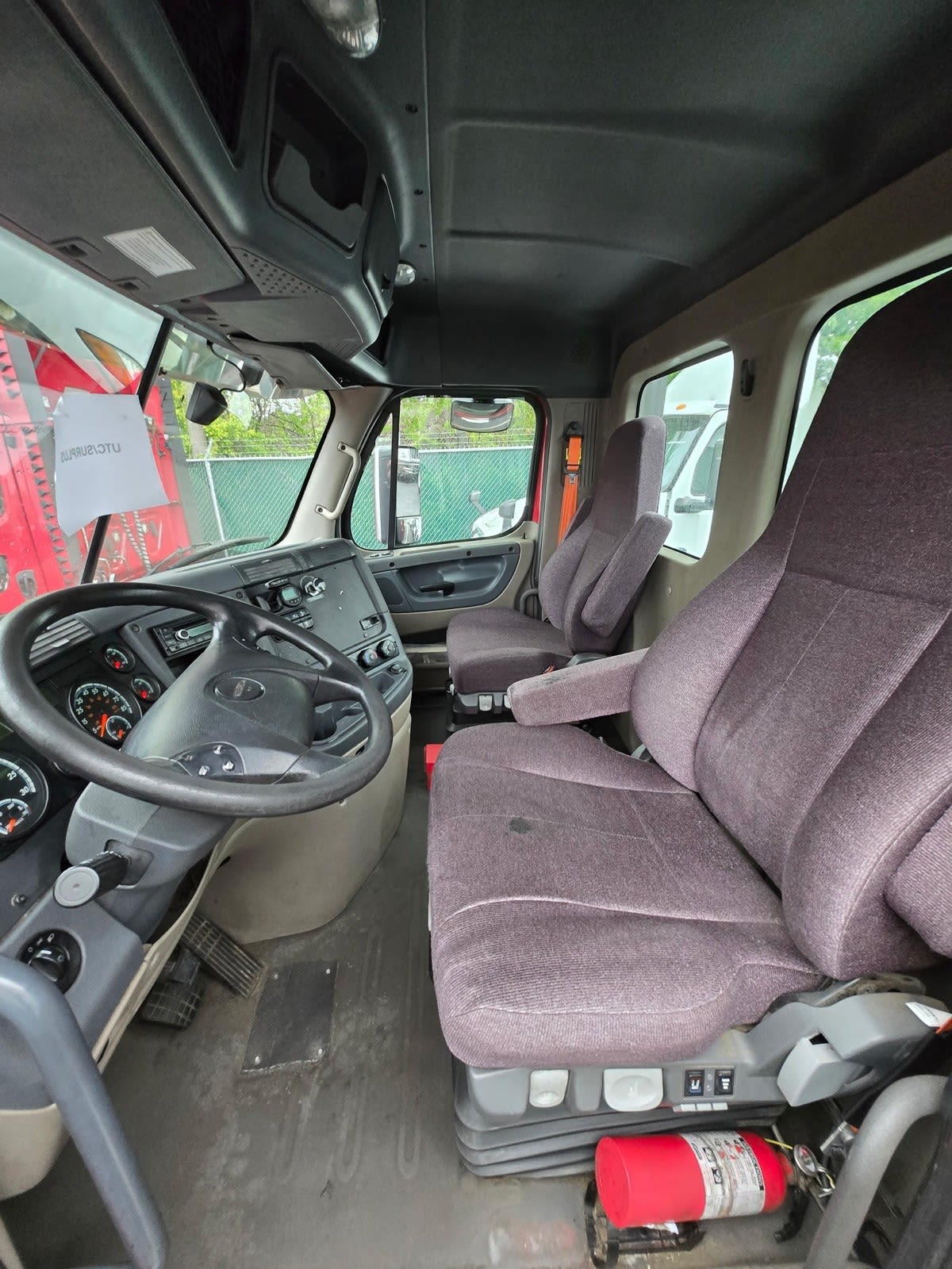 2019 Freightliner Cascadia in Kearny, NJ — photo 17