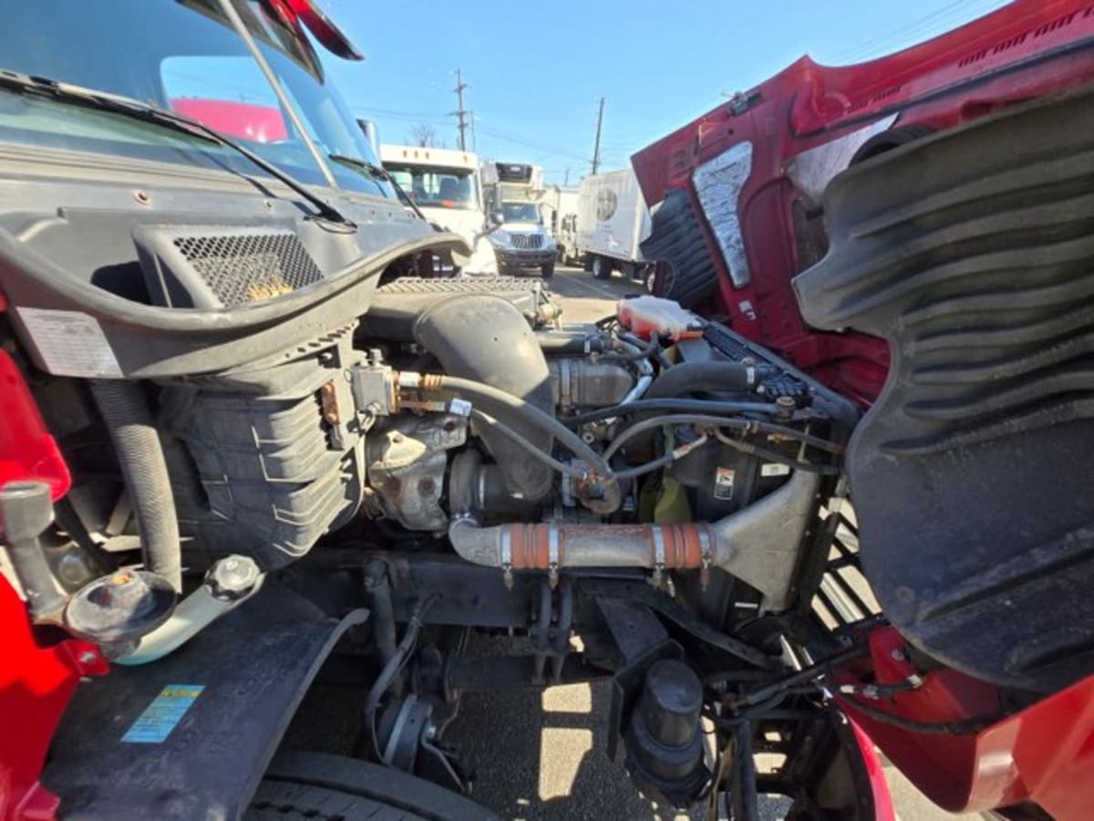 2019 Freightliner Cascadia in Kearny, NJ — photo 8