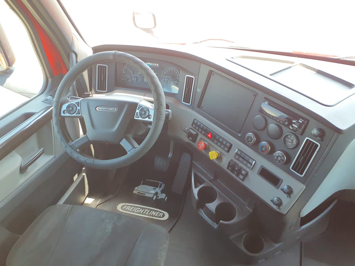 2019 Freightliner Cascadia in Wayland, MI — photo 7