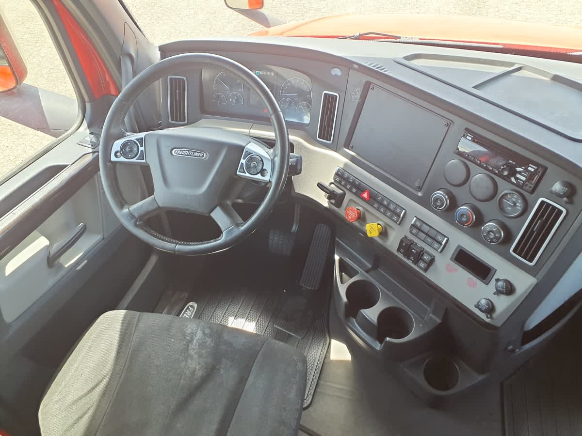 2019 Freightliner Cascadia in Wayland, MI — photo 7