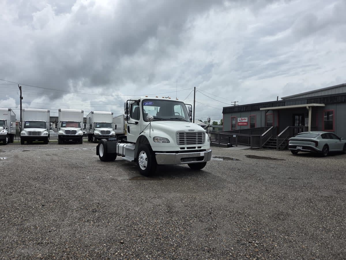 2019 Freightliner M2 106 in St. Rose, LA — photo 3