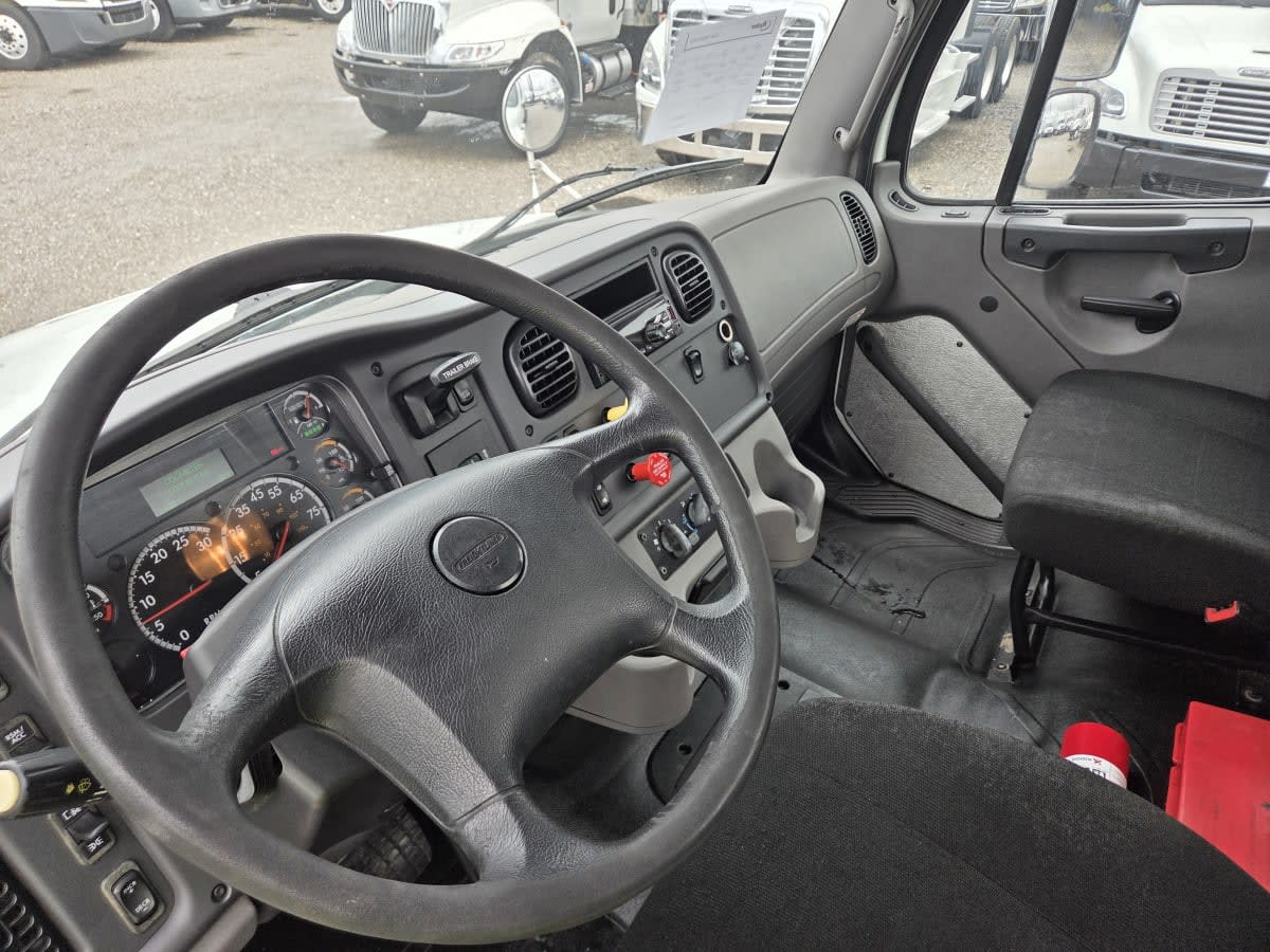 2019 Freightliner M2 106 in St. Rose, LA — photo 7