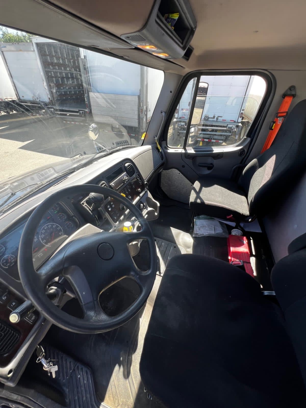 2019 Freightliner M2 106 in West Sacramento, CA — photo 7