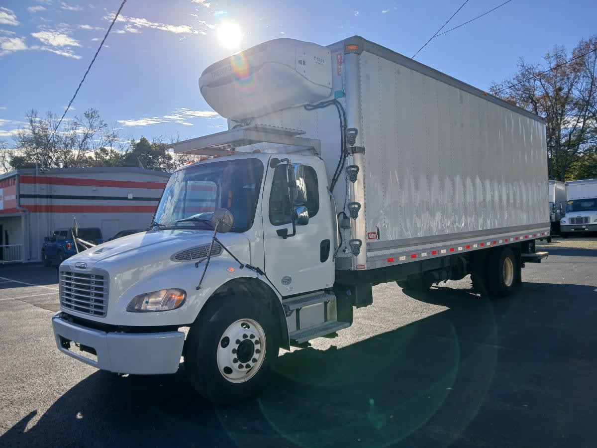2019 Freightliner M2 106 in Atlanta, GA — photo 2