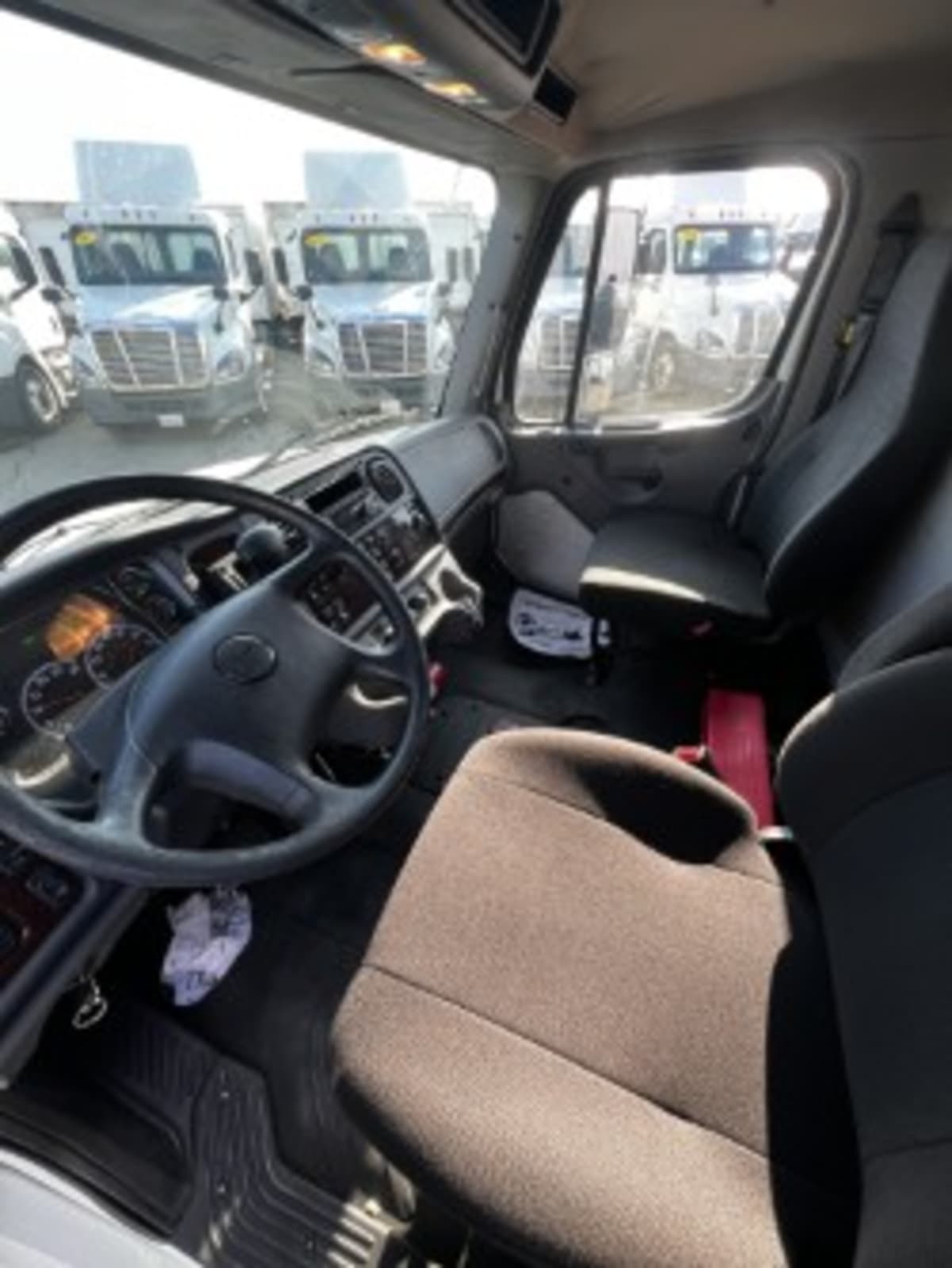 2019 Freightliner M2 106 in West Sacramento, CA — photo 7