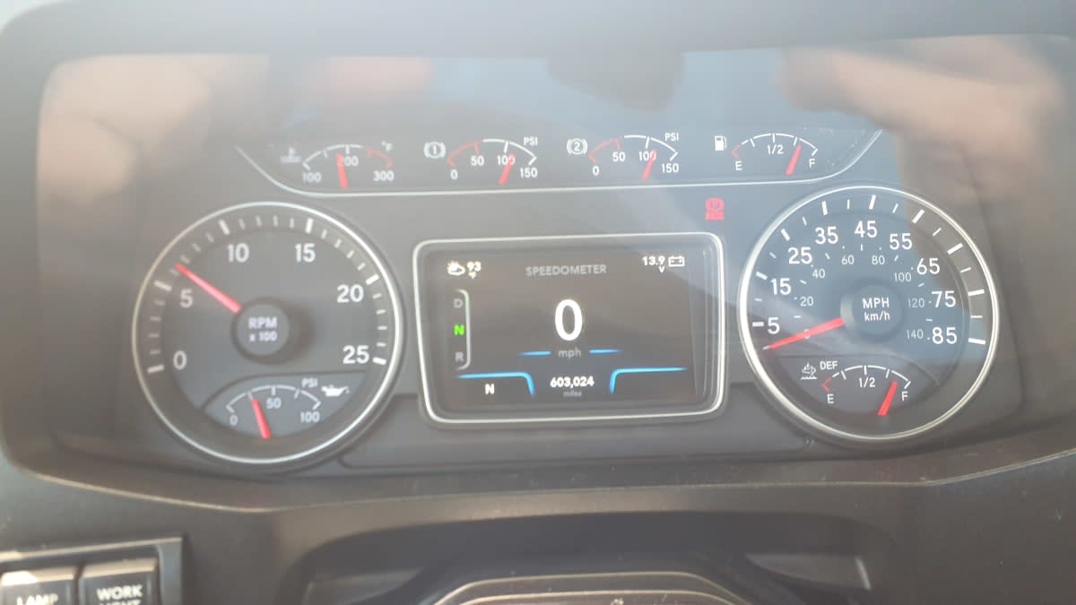 2019 International LT in Springfield, MA — photo 9
