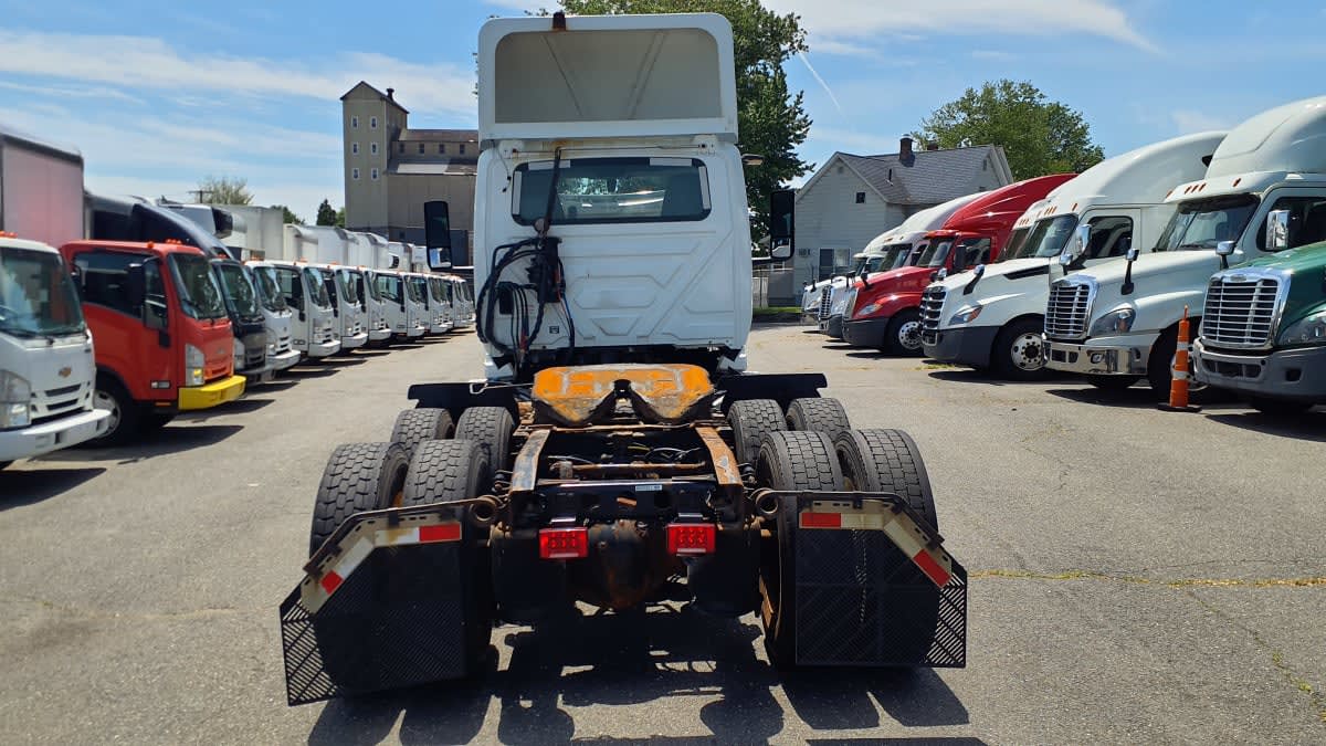 2019 International LT in Springfield, MA — photo 5