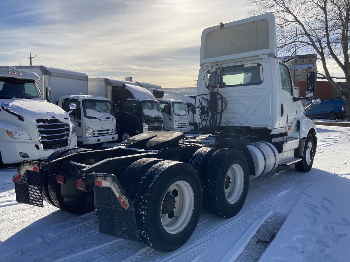 2019 International LT in Springfield, MA — photo 4
