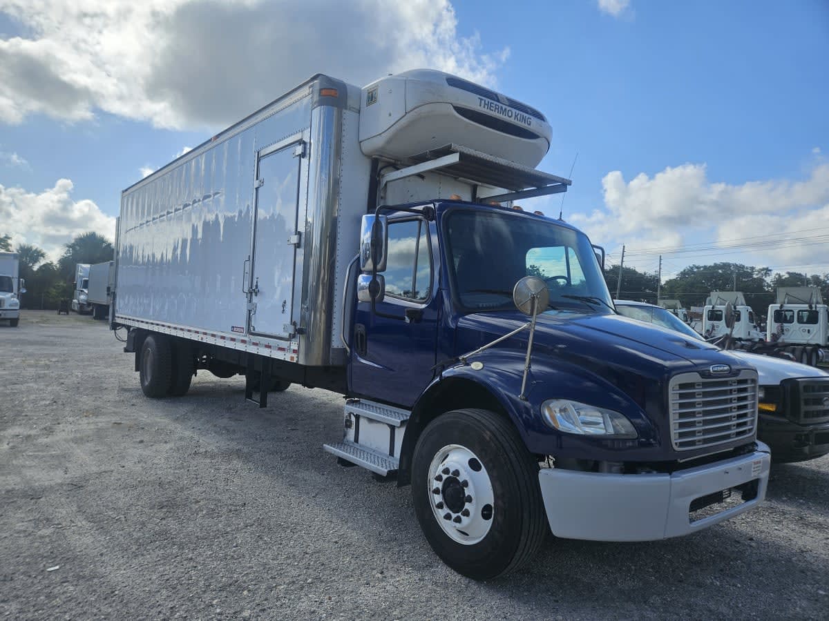 2019 Freightliner M2 106 in Orlando, FL — photo 3