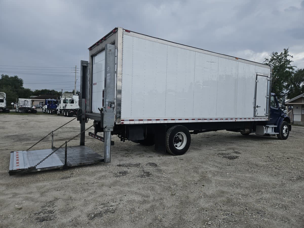2019 Freightliner M2 106 in Orlando, FL — photo 4