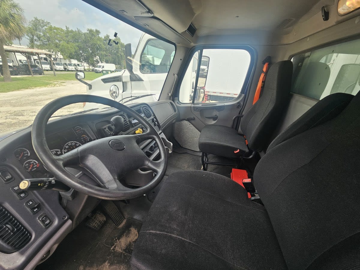 2019 Freightliner M2 106 in Orlando, FL — photo 8