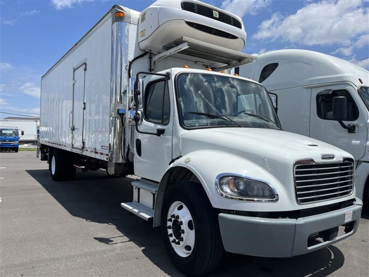 2019 Freightliner M2 106 in Beltsville, MD — photo 3