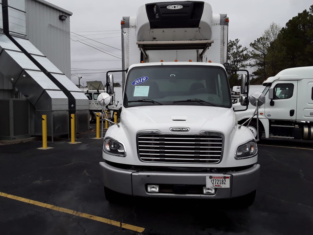 2019 Freightliner M2 106 in Doraville, GA — photo 2