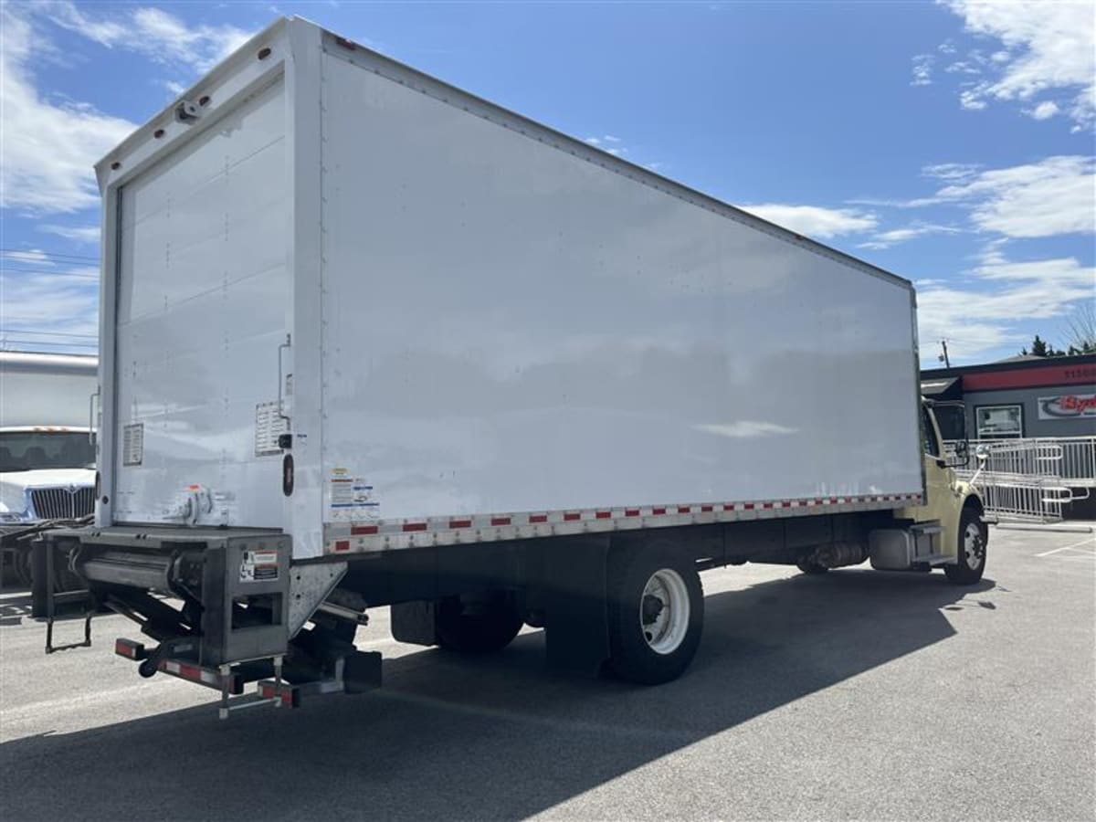 2019 Freightliner M2 106 in Beltsville, MD — photo 4