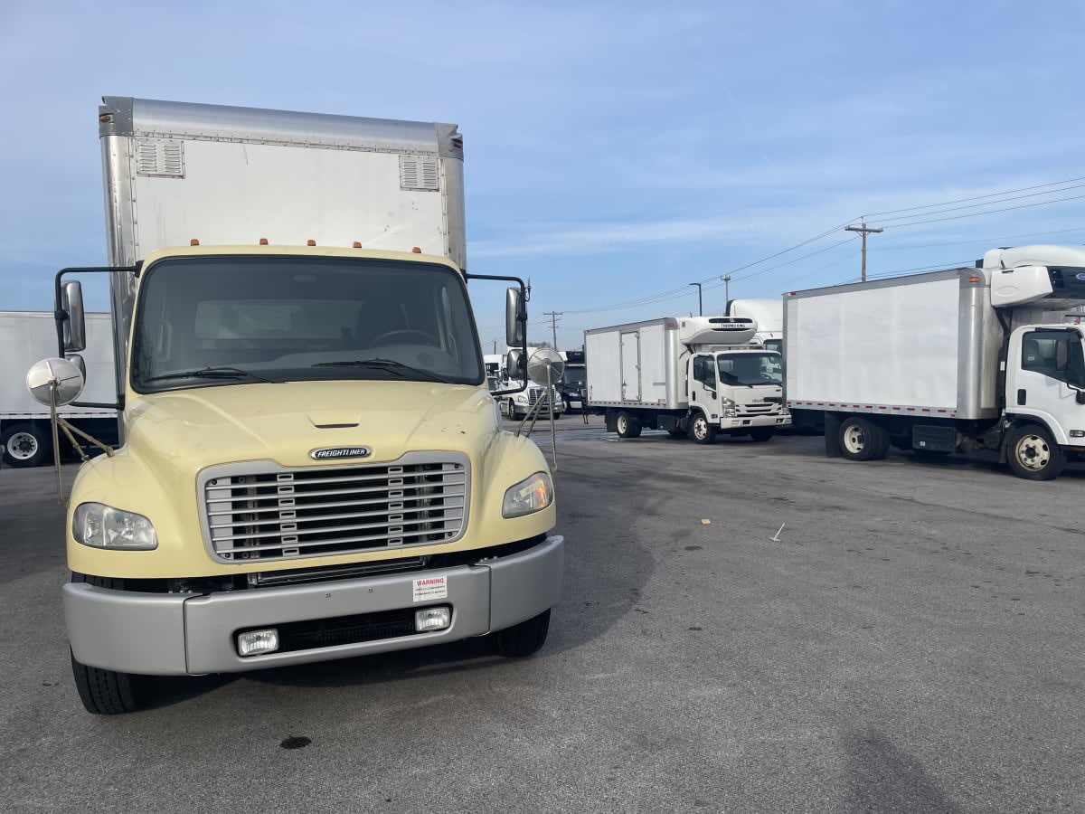 2019 Freightliner M2 106 in Beltsville, MD — photo 2