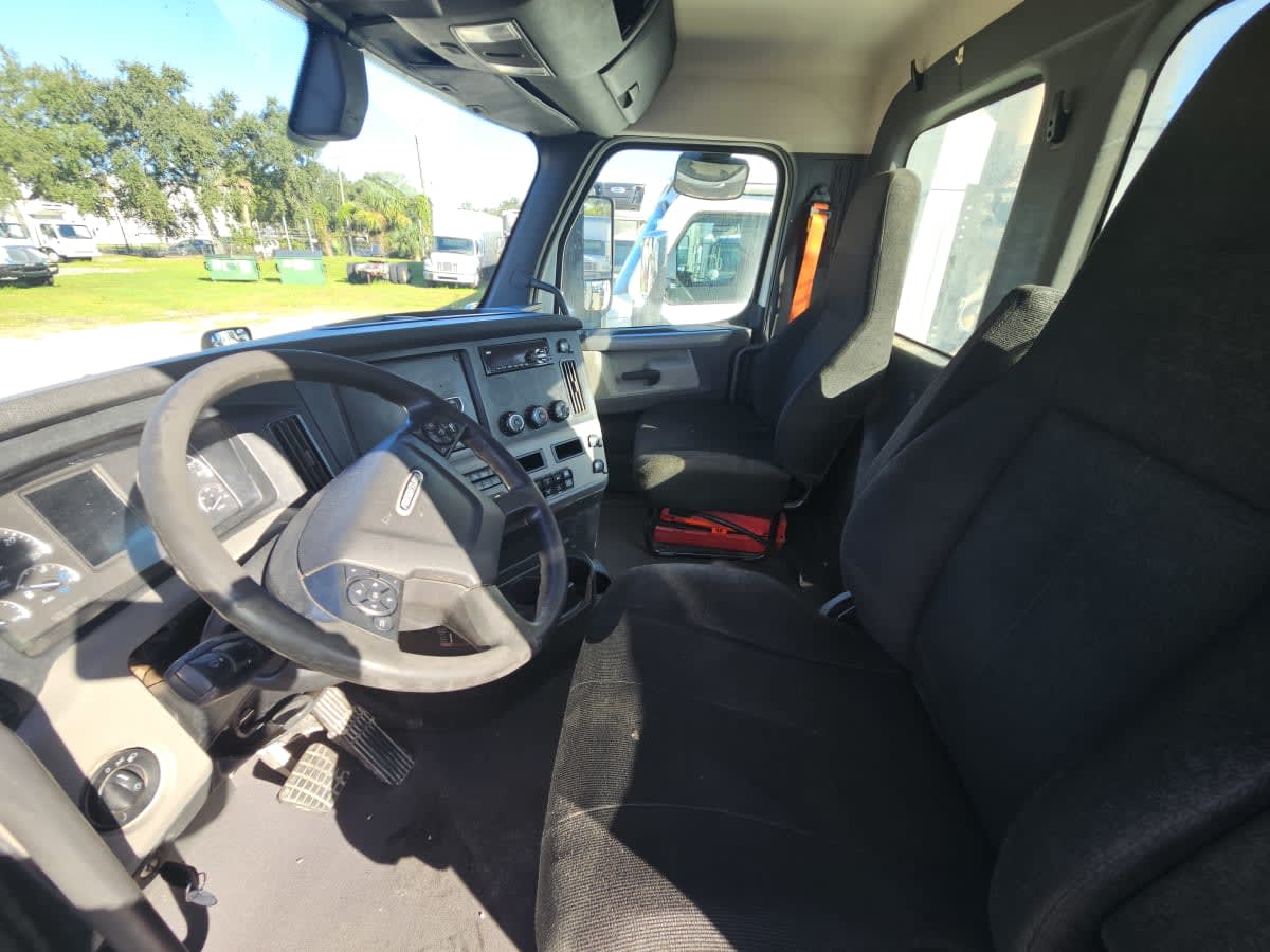 2019 Freightliner Cascadia in Orlando, FL — photo 7