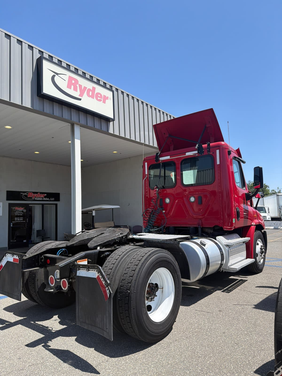 2019 Freightliner Cascadia in Pomona, CA — photo 4