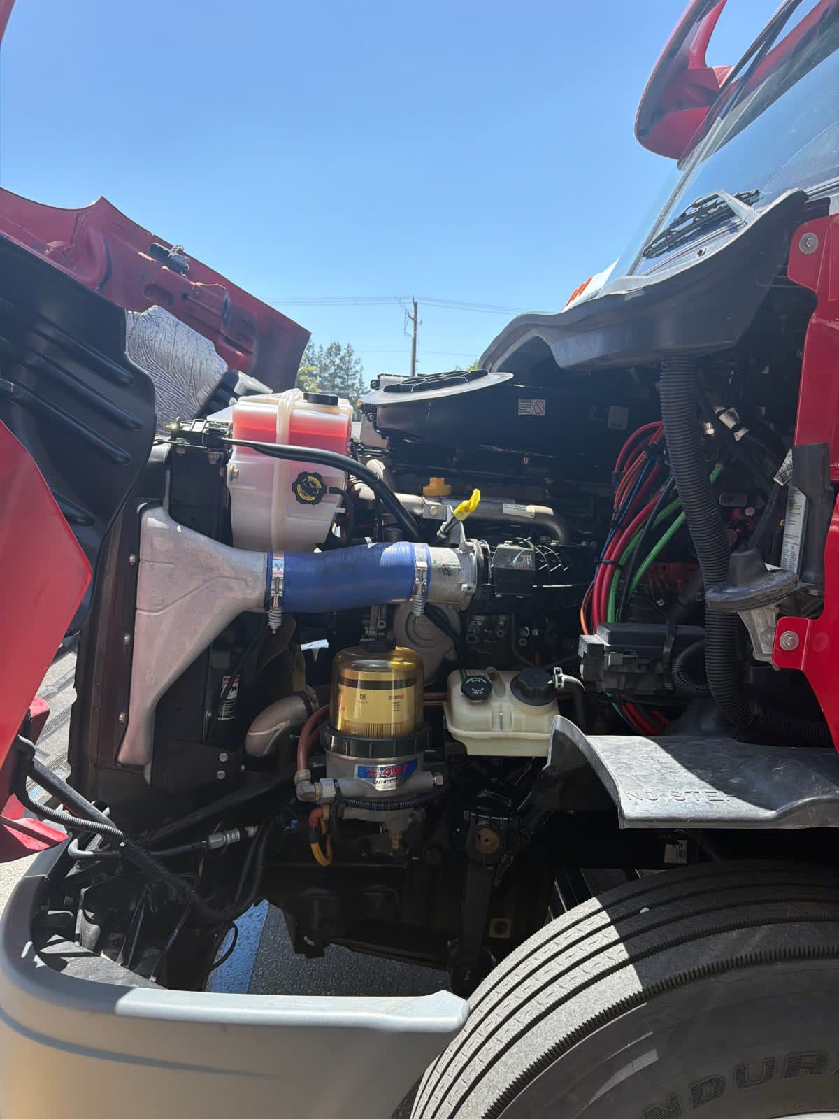 2019 Freightliner Cascadia in Pomona, CA — photo 8
