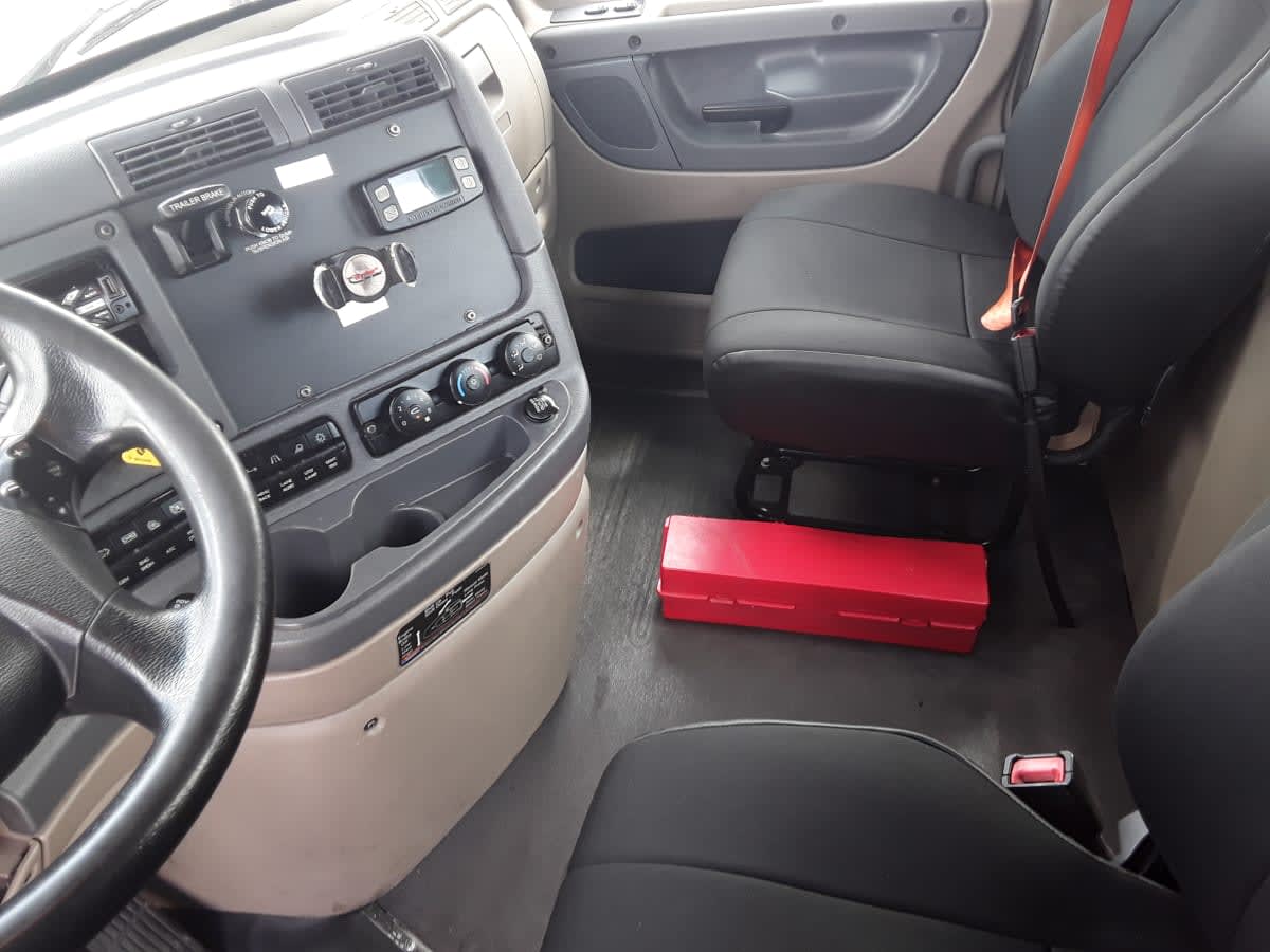 2019 Freightliner Cascadia in Montebello, CA — photo 7