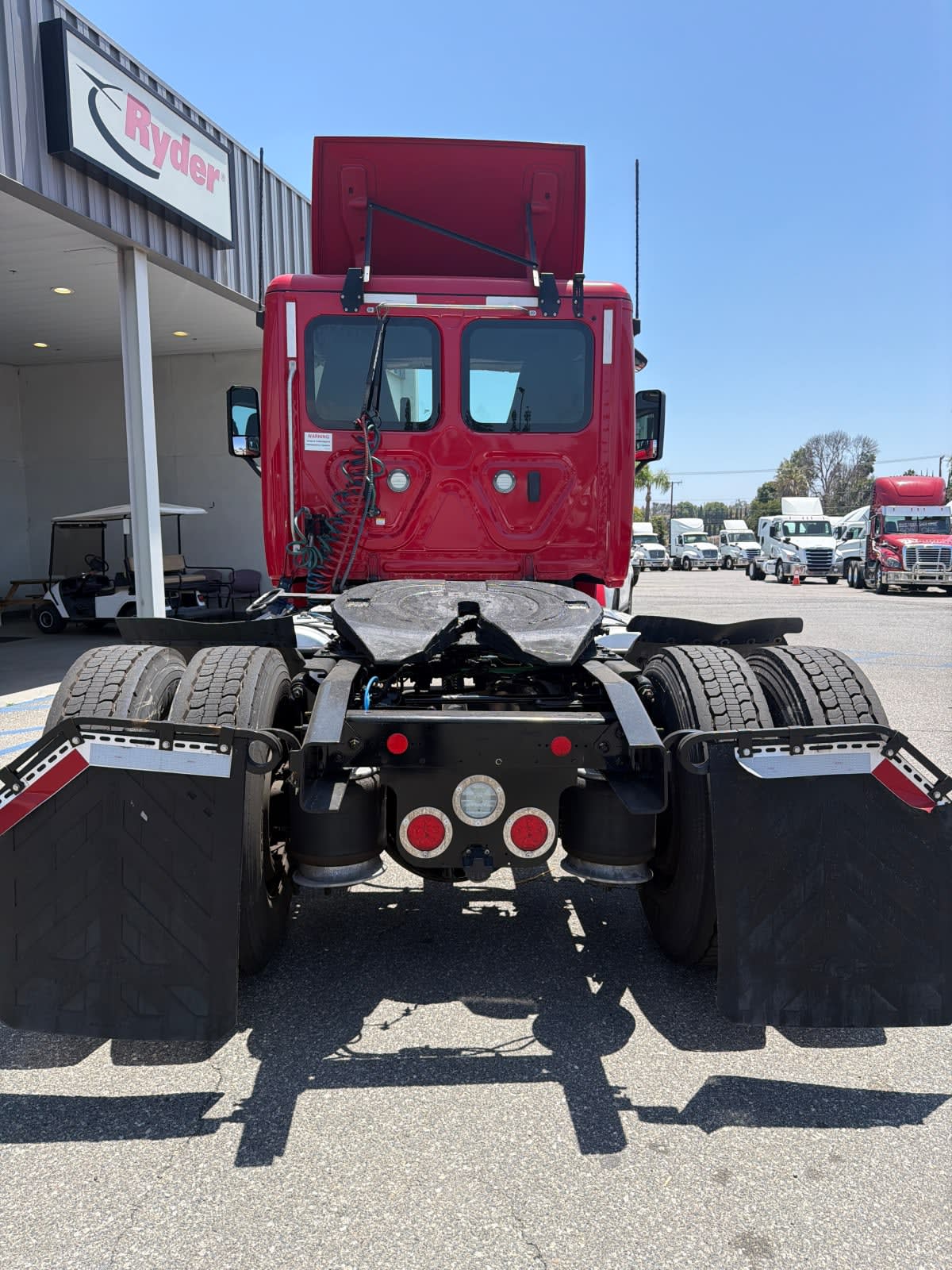 2019 Freightliner Cascadia in Pomona, CA — photo 5