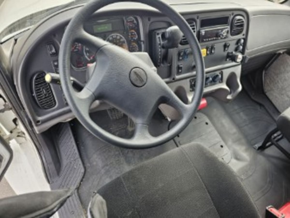2019 Freightliner M2 106 in Tacoma, WA — photo 7