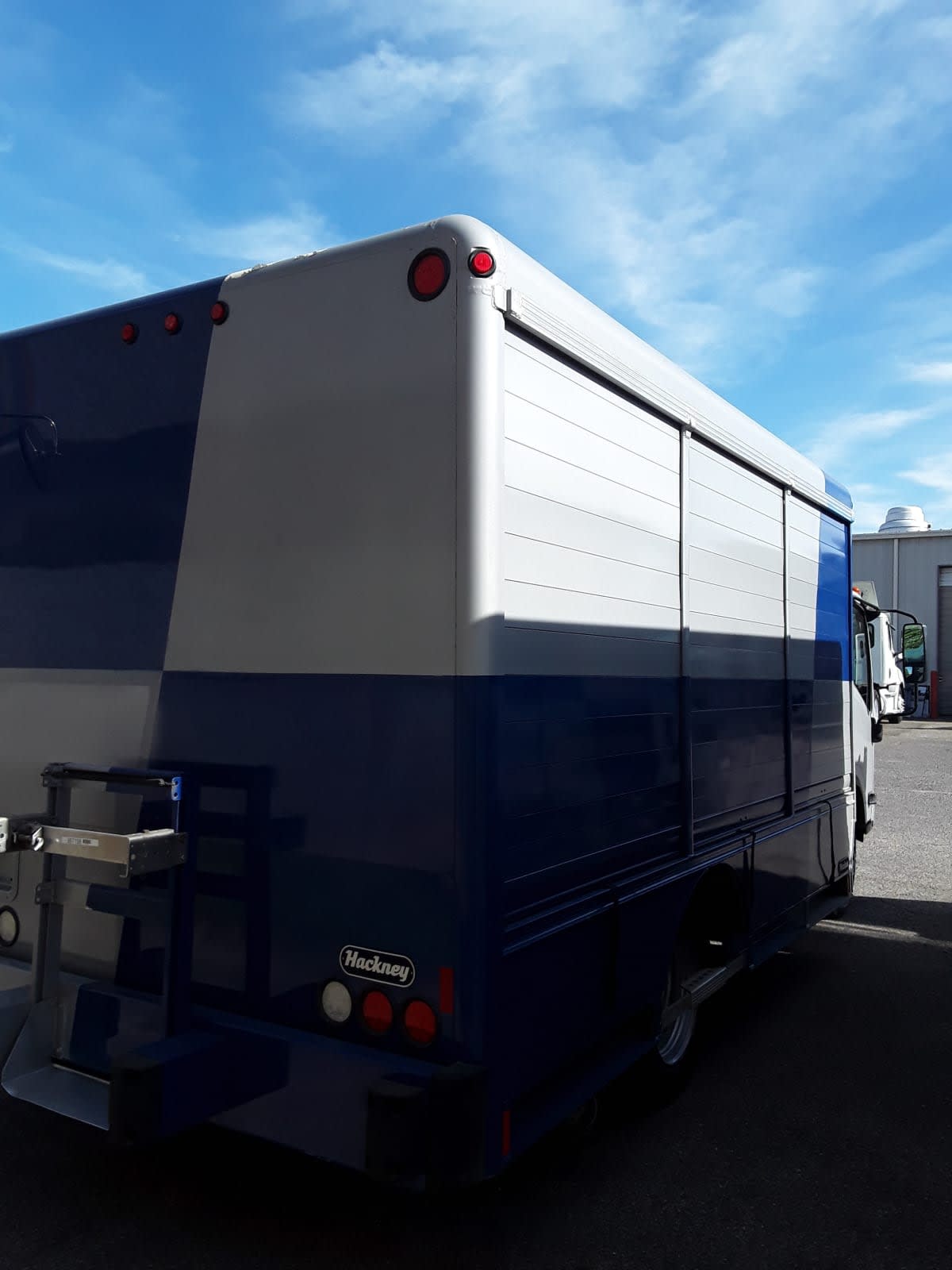 2019 Isuzu NRR in Memphis, TN — photo 4