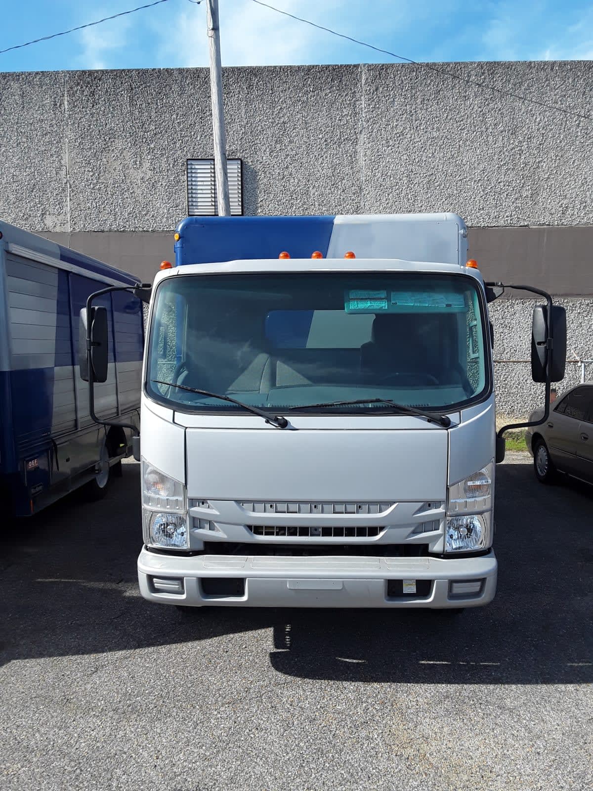 2019 Isuzu NRR in Memphis, TN — photo 2