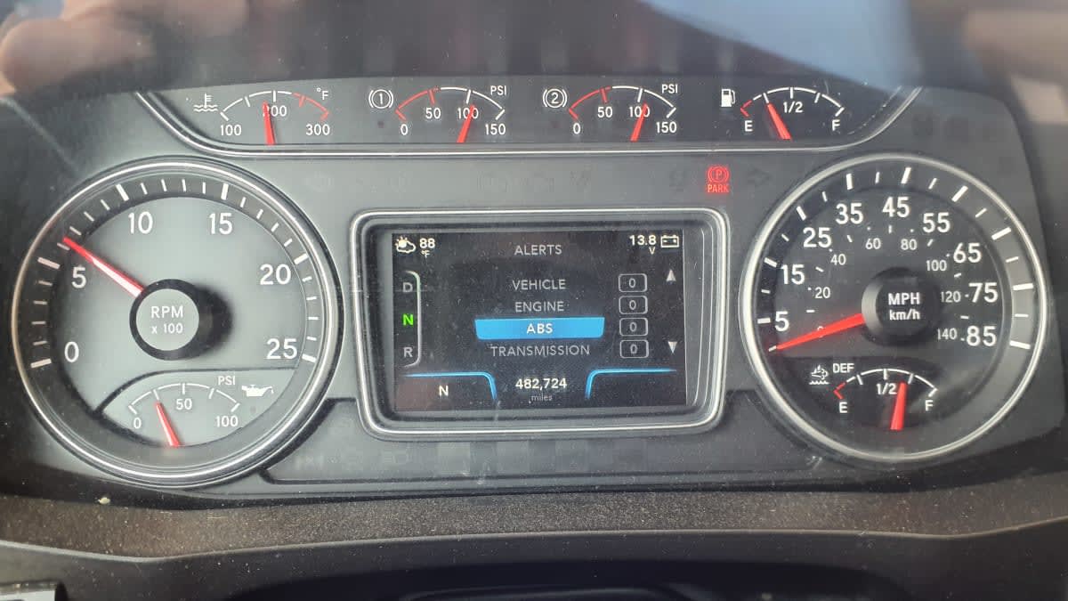 2019 International LT in Springfield, MA — photo 10