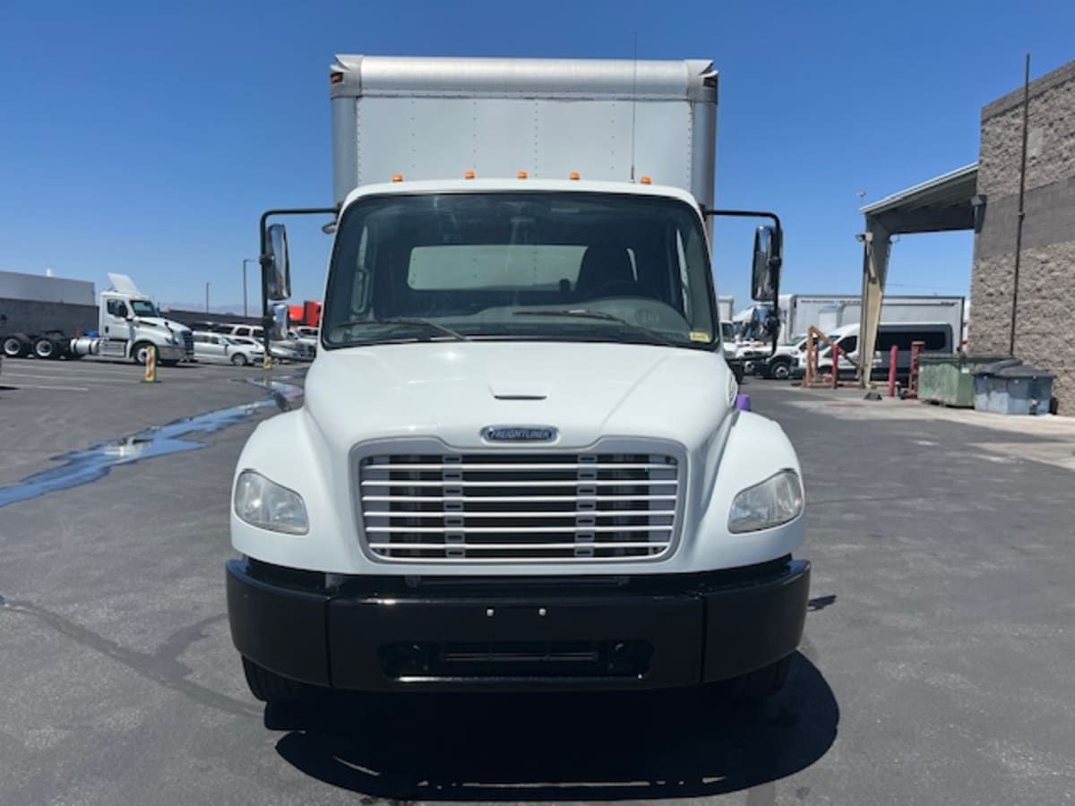 2019 Freightliner M2 106 in Fontana, CA — photo 2